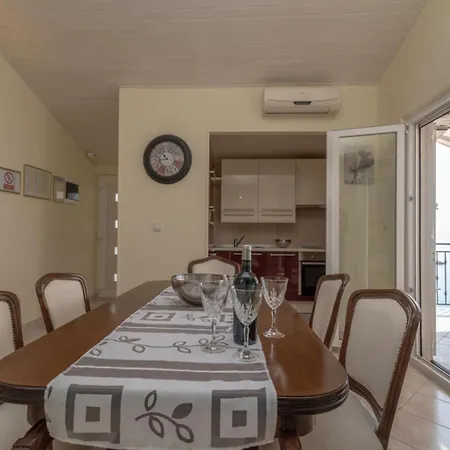 Daniela - Three Bedroom With Terrace * Trogir