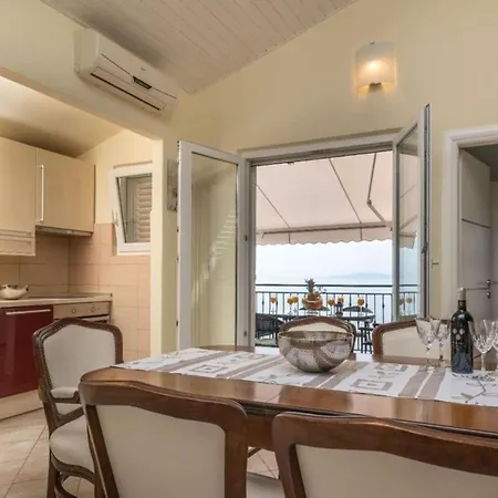 Daniela - Three Bedroom With Terrace アパート *