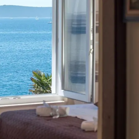 Daniela - Three Bedroom With Terrace Apartment Trogir