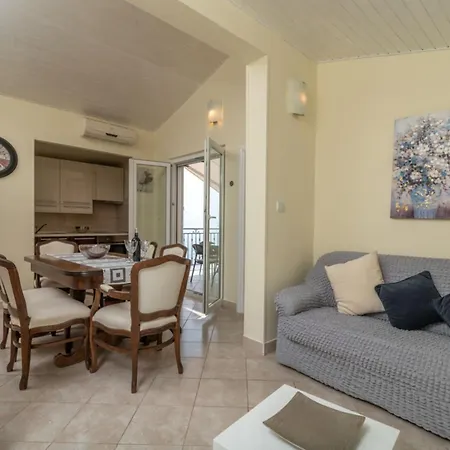 Apartment Daniela - Three Bedroom With Terrace Trogir