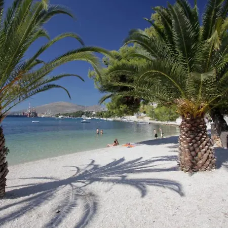 Daniela - Three Bedroom With Terrace Apartment *