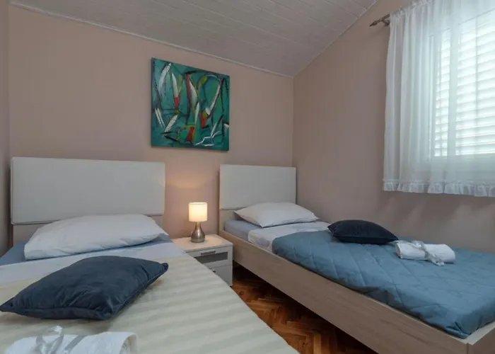 Daniela - Three Bedroom With Terrace Апартаменты