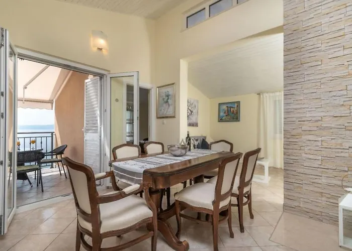 Daniela - Three Bedroom With Terrace * Трогир