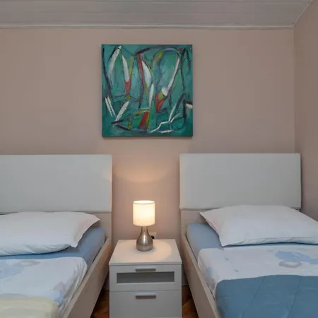 Apartment Daniela - Three Bedroom With Terrace *