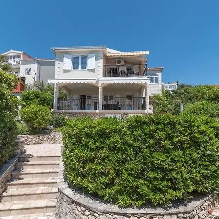 Daniela - Three Bedroom With Terrace