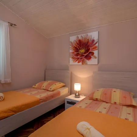 شقة Daniela - Three Bedroom With Terrace تروغير