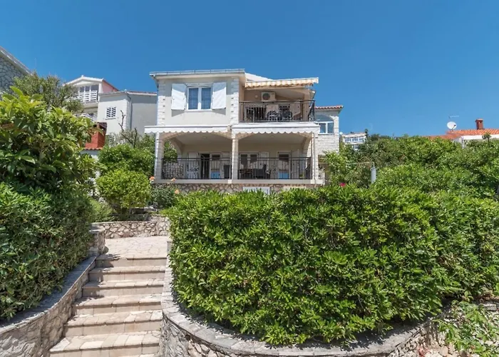 Daniela - Three Bedroom With Terrace