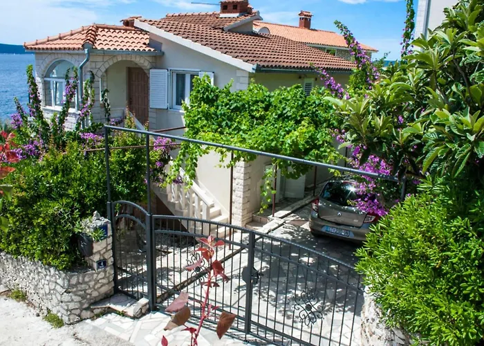 Daniela - Three Bedroom With Terrace 公寓 特罗吉尔