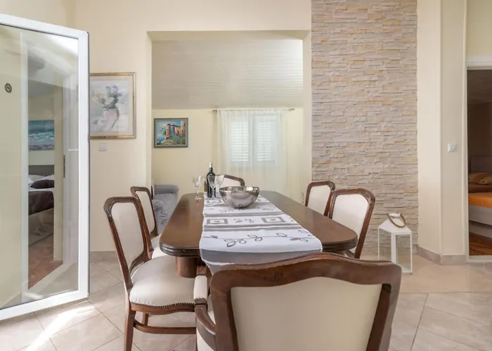 Daniela - Three Bedroom With Terrace 公寓