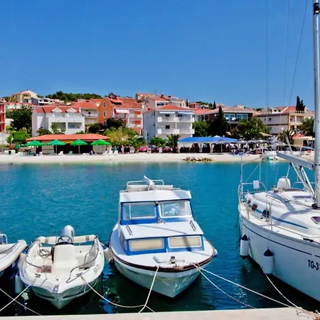 Daniela - Three Bedroom With Terrace Apartman *