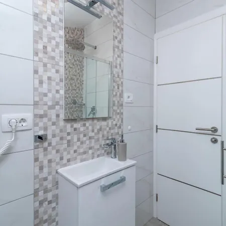 Daniela - Three Bedroom With Terrace Apartman *