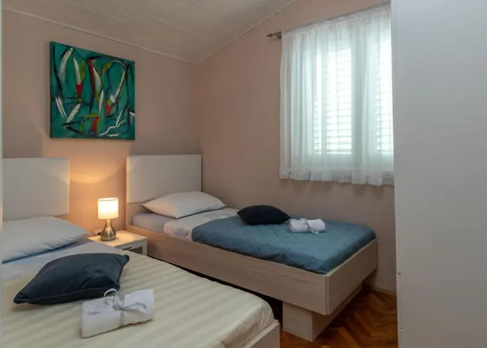 Daniela - Three Bedroom With Terrace Apartamento Trogir